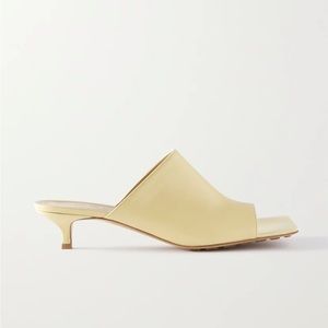 Bottega Veneta Stretch Mule in Cream/Yellow
